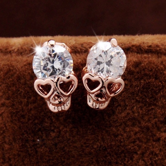 Jewelry - 💛 skull 💀 earrings